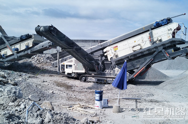 移動篩分站現(xiàn)場 移動篩分站現(xiàn)場