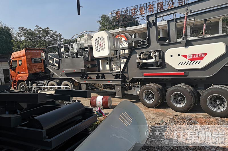 搭載HD系列的移動顎式破碎機(jī) 搭載HD系列的移動顎式破碎機(jī)