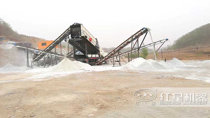 白云石破碎機現(xiàn)場 白云石破碎機現(xiàn)場