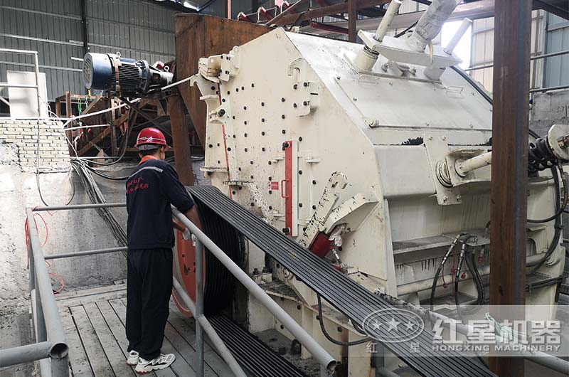 項目二期現(xiàn)場CI反擊式破碎機 項目二期現(xiàn)場CI反擊式破碎機