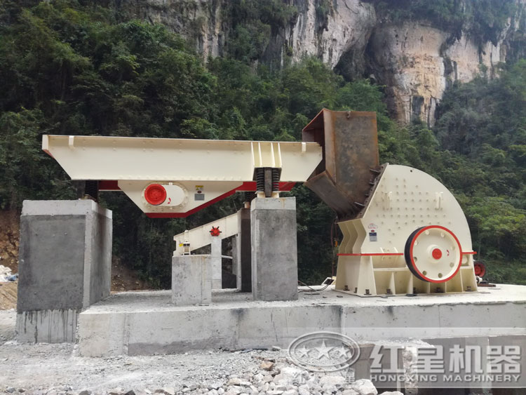 河南信陽時(shí)產(chǎn)350噸錘破現(xiàn)場，用戶拿出廠價(jià)入手這臺(tái)設(shè)備